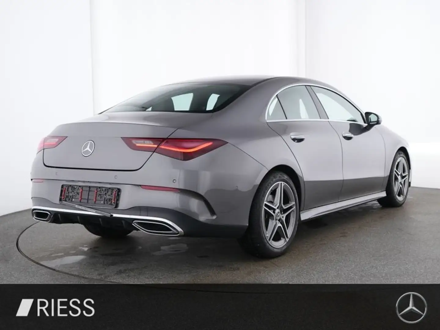 Mercedes-Benz CLA 220 d Coupé AMG PREMIUM SPORT PANO WINTER-PAKET Gris - 2