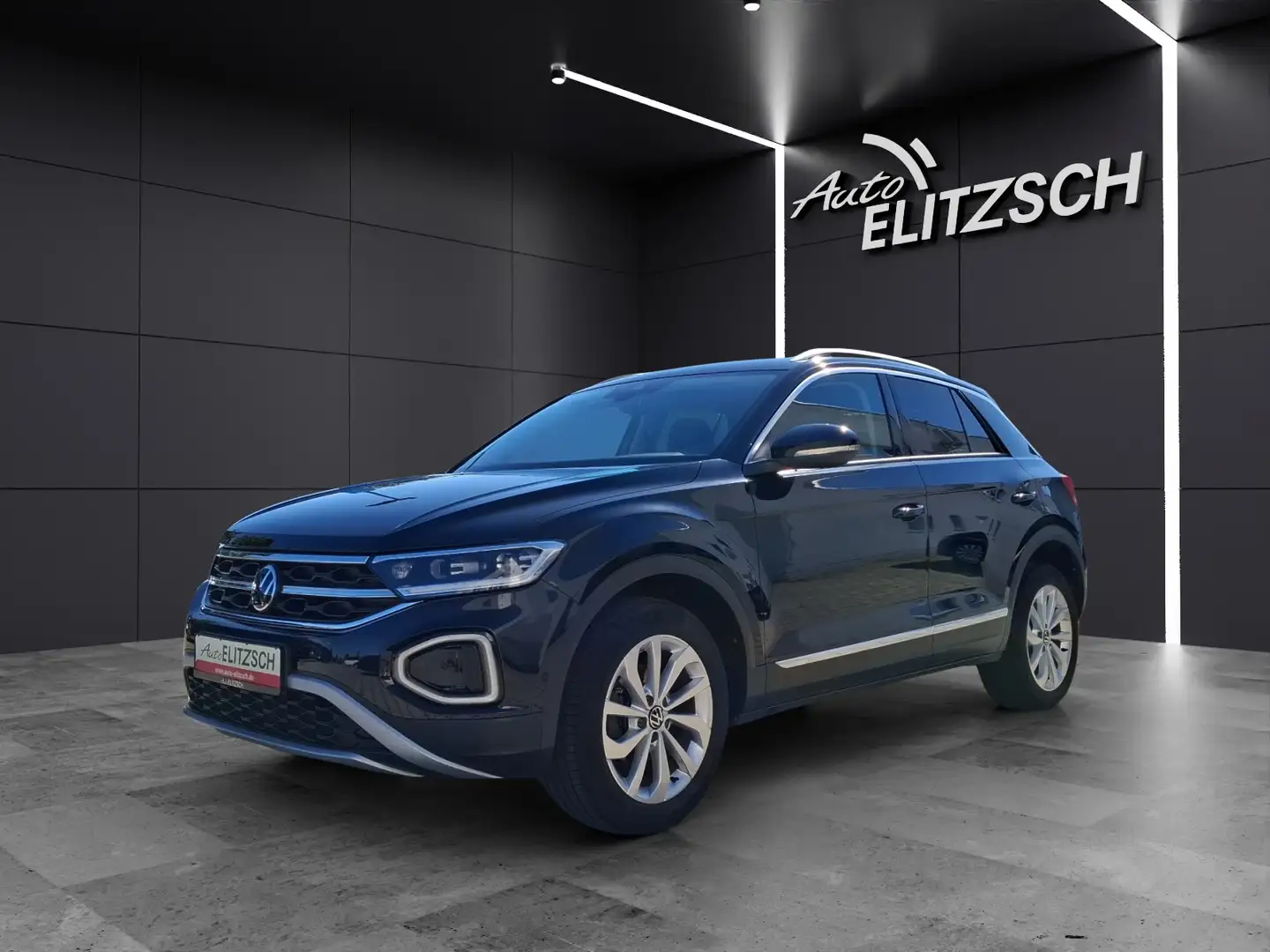 Volkswagen T-Roc TSI Style LED Navi AID ACC Park-Assist SH Schwarz - 2