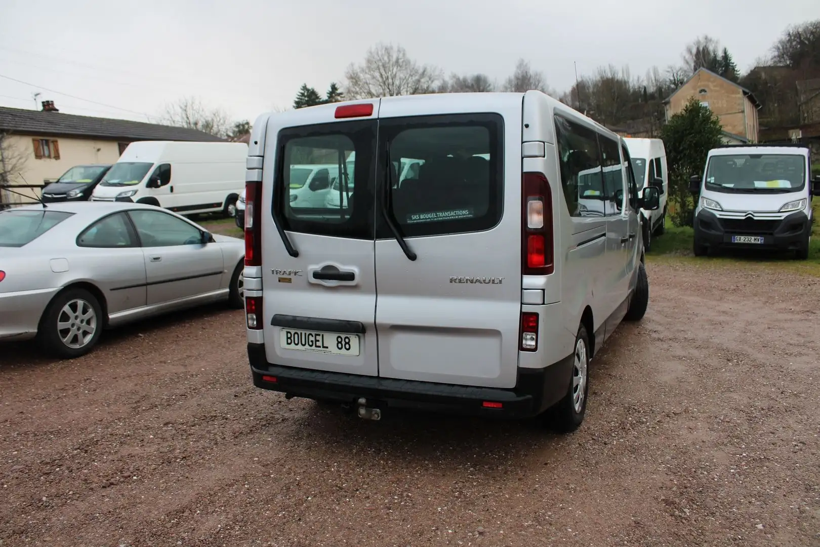 Renault Trafic 9 PLACES L2 1L6 DCI 125 CV ENERGY RÉGULATEUR BLUETOOTH CLIMAT  ABS  ATTELAGE Gris - 2