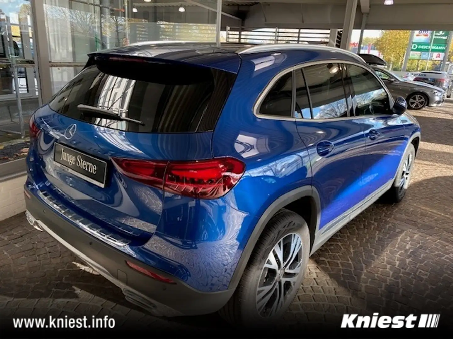 Mercedes-Benz GLA 200 Progressiv Line Advanced Blau - 2