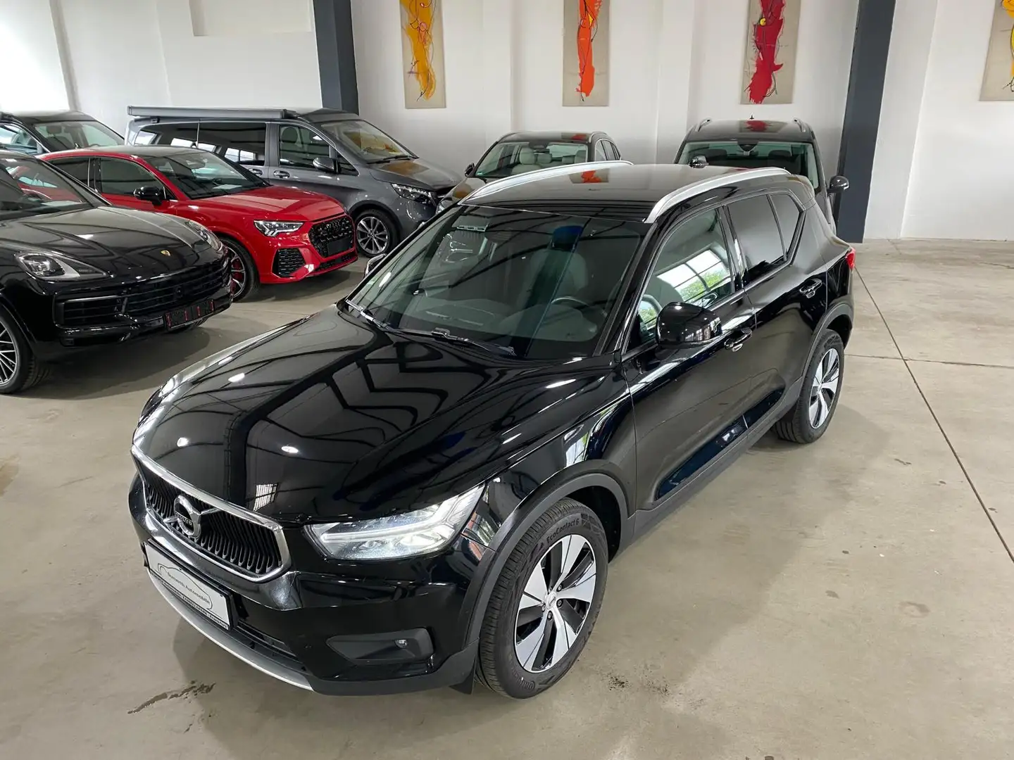 Volvo XC40 Momentum Pro/Navi/LED/SH/ Negro - 2