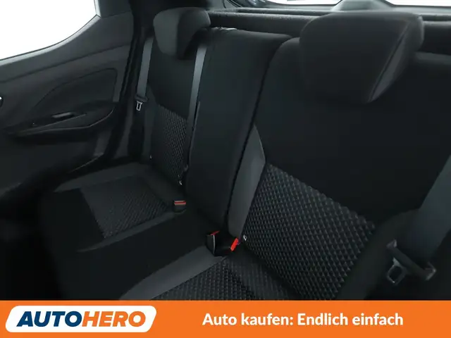 Nissan Micra view 14