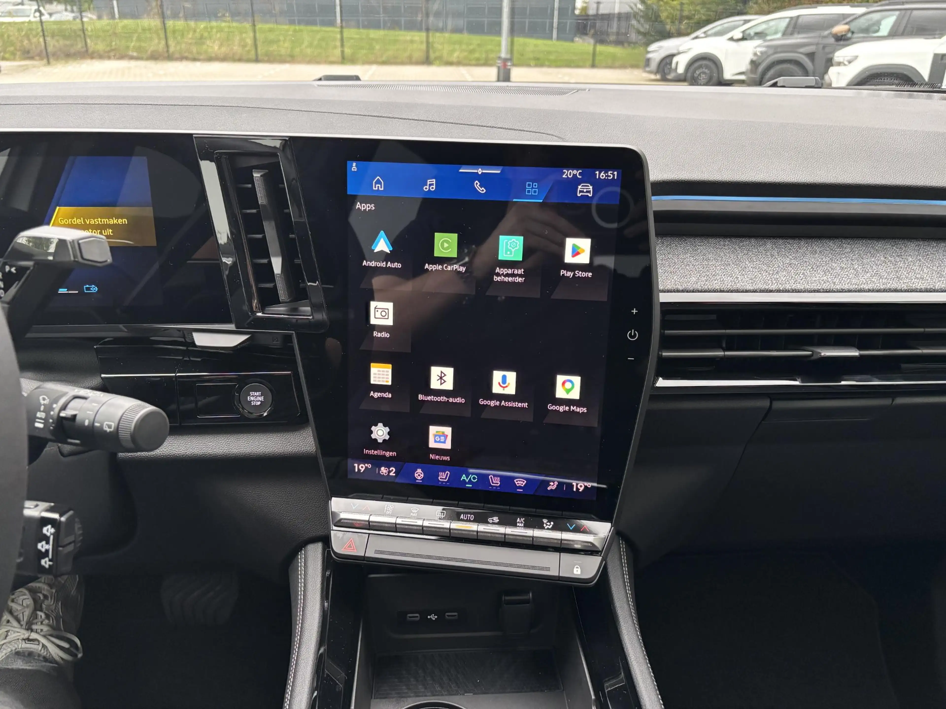 Renault Espace E-Tech full hybrid 200 techno 5p. Demo l Pack priv — photo 6