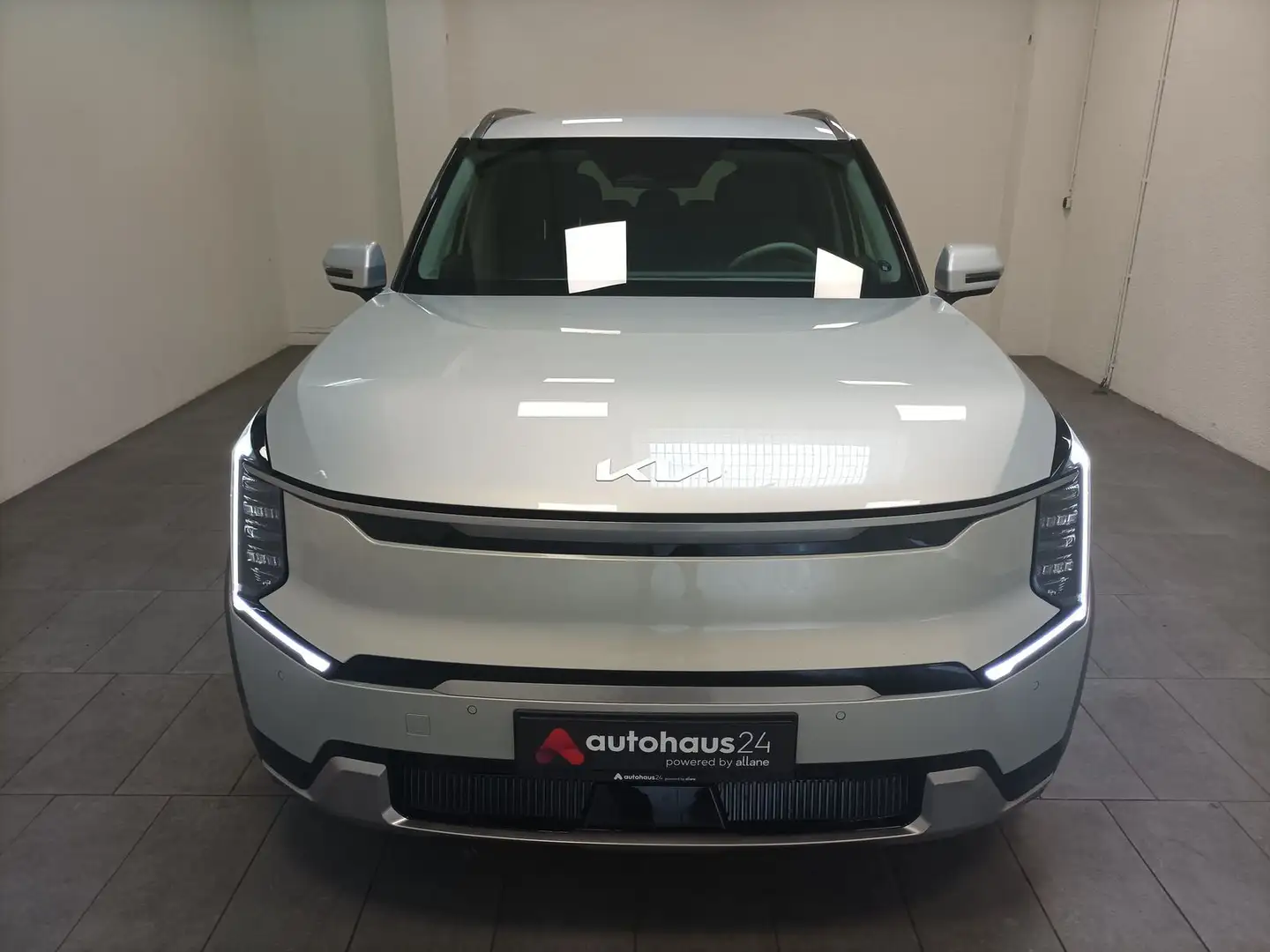 Kia EV9 Elektro 99,8 kWh 4WD Navi|CAM|Sitzhzg.|DAB| Silber - 2