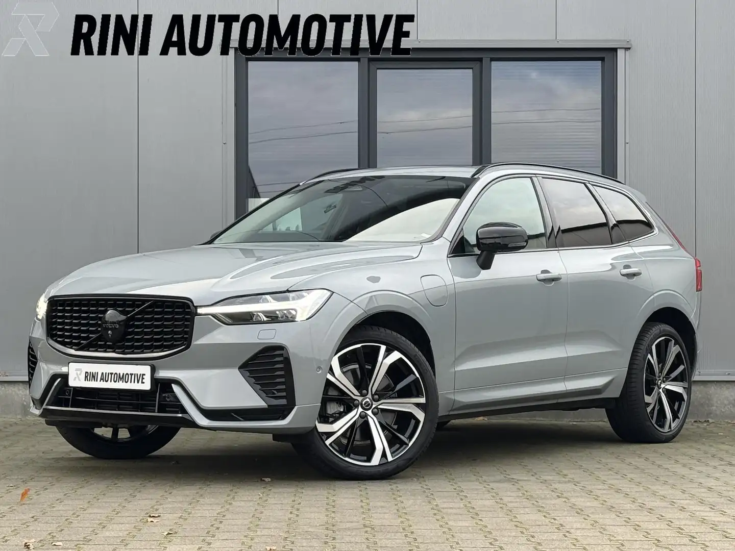 Volvo XC60 2.0 T8 Plug-in hybrid AWD Plus Dark 455 PK | Comfo Grau - 1