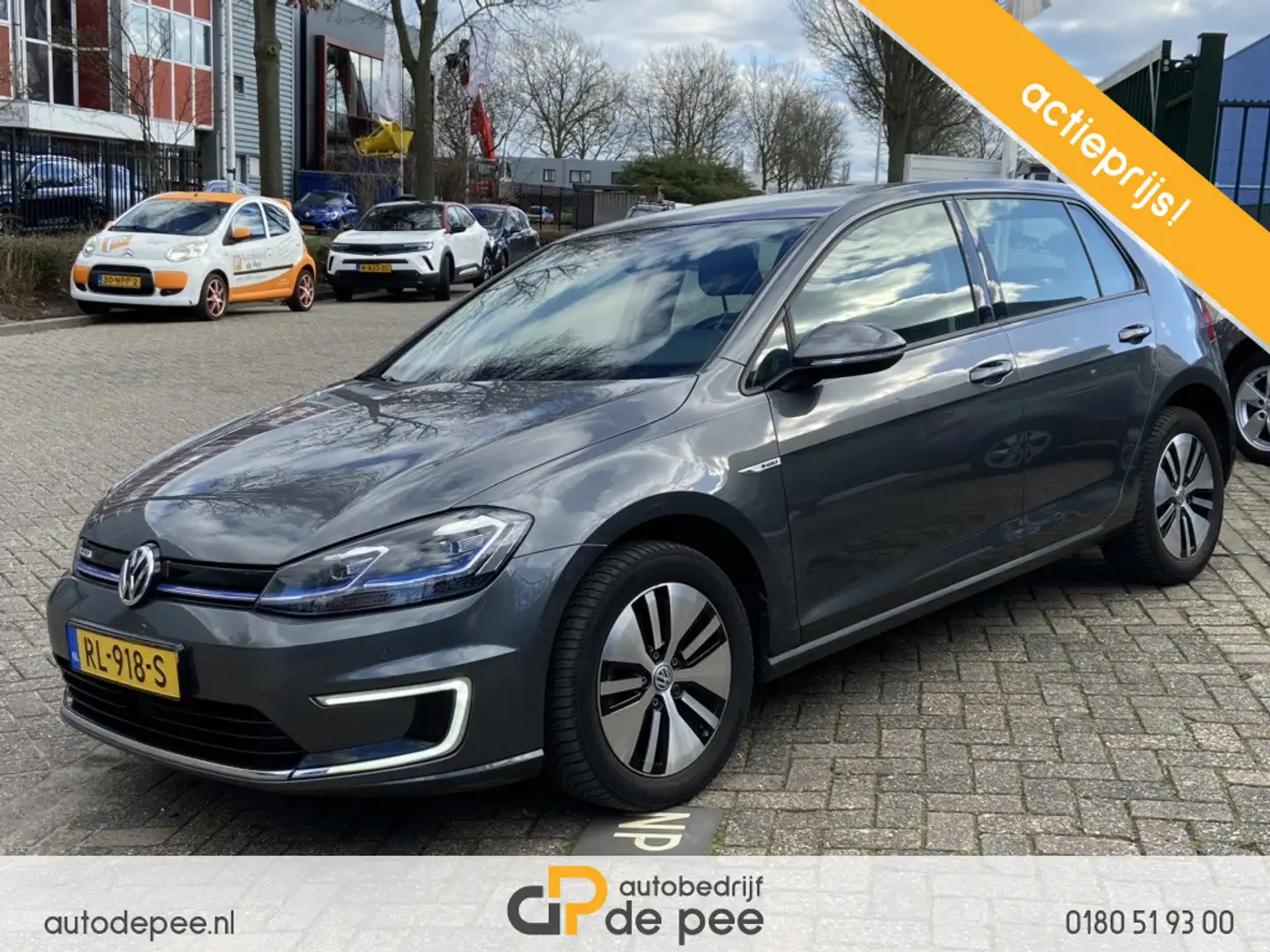 Volkswagen e-Golf 36 kWh 230km GARANTIE/INCL.BTW/CLIMA/CRUISE/NAVI r Grijs - 2