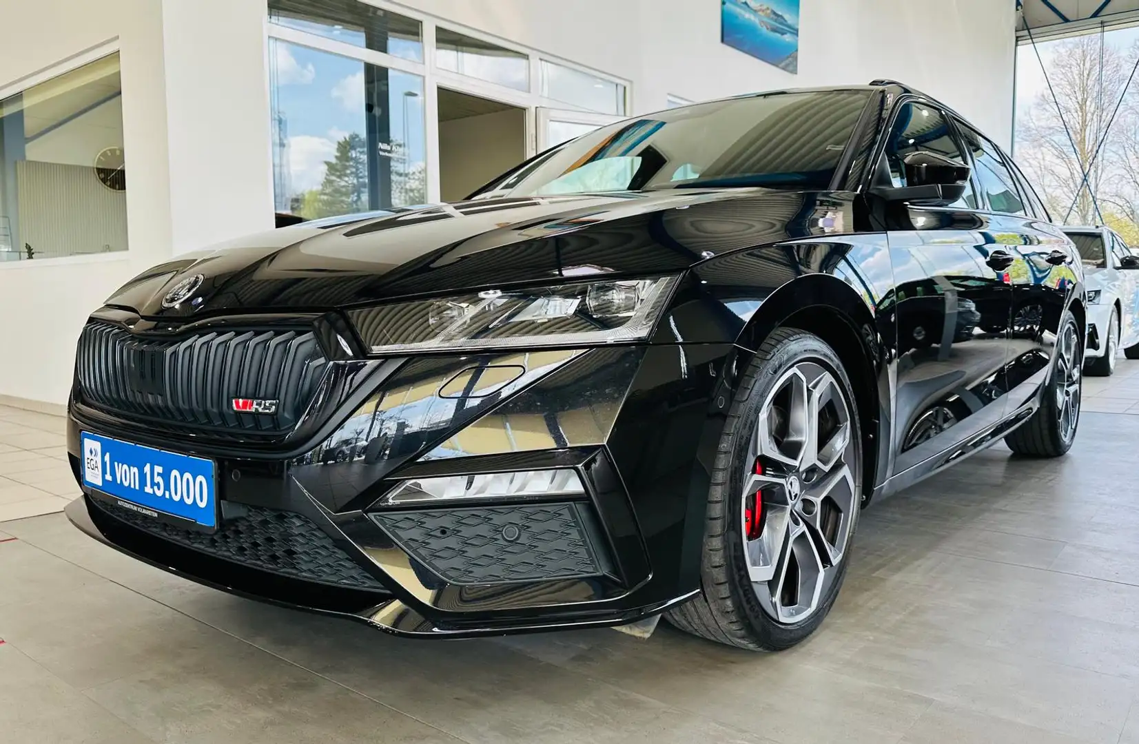 Skoda Octavia 2.0TSI RS PLUS DSG DCC elek.HK HuD Matrix Noir - 1