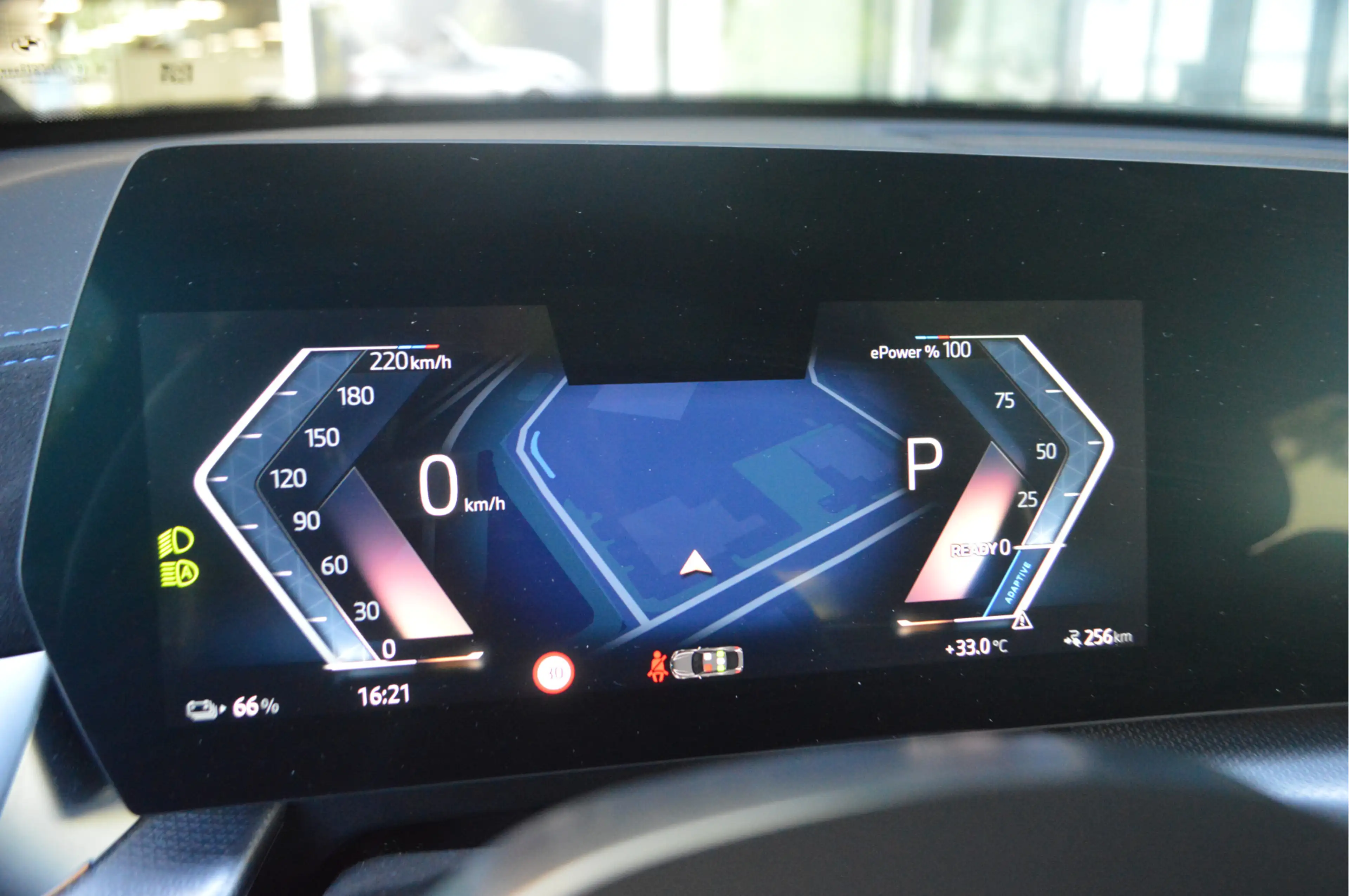 BMW iX2 eDrive20 M Sport / Panoramadak / Sportstoelen / Ad — photo 12