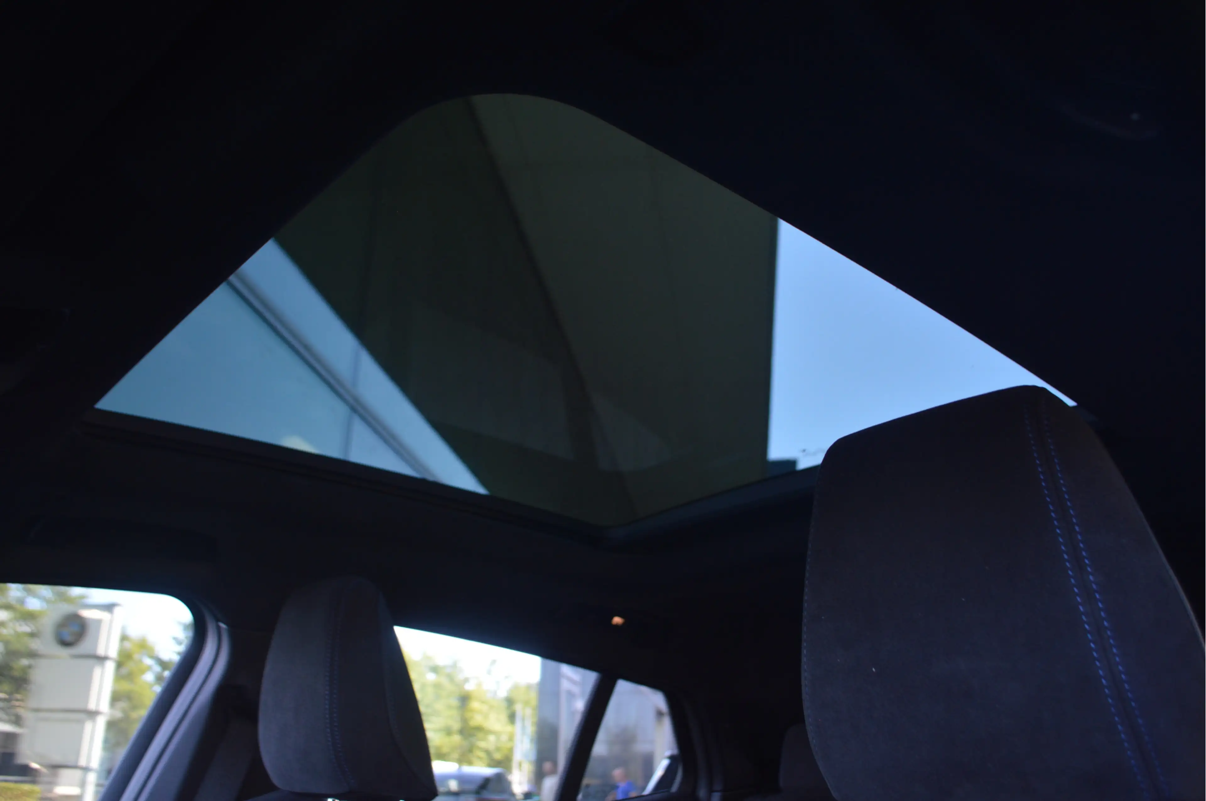 BMW iX2 eDrive20 M Sport / Panoramadak / Sportstoelen / Ad — photo 9