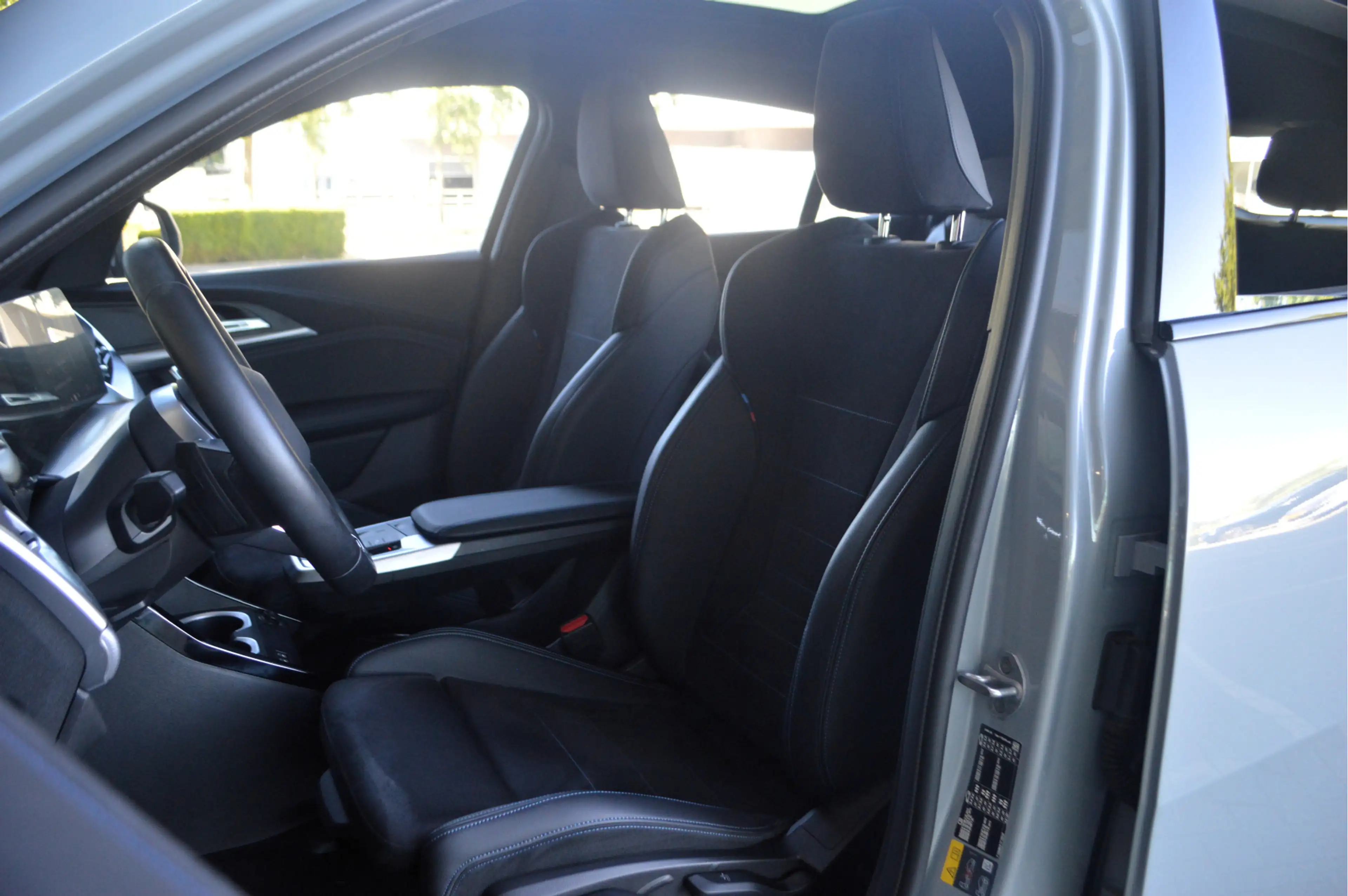 BMW iX2 eDrive20 M Sport / Panoramadak / Sportstoelen / Ad — photo 5