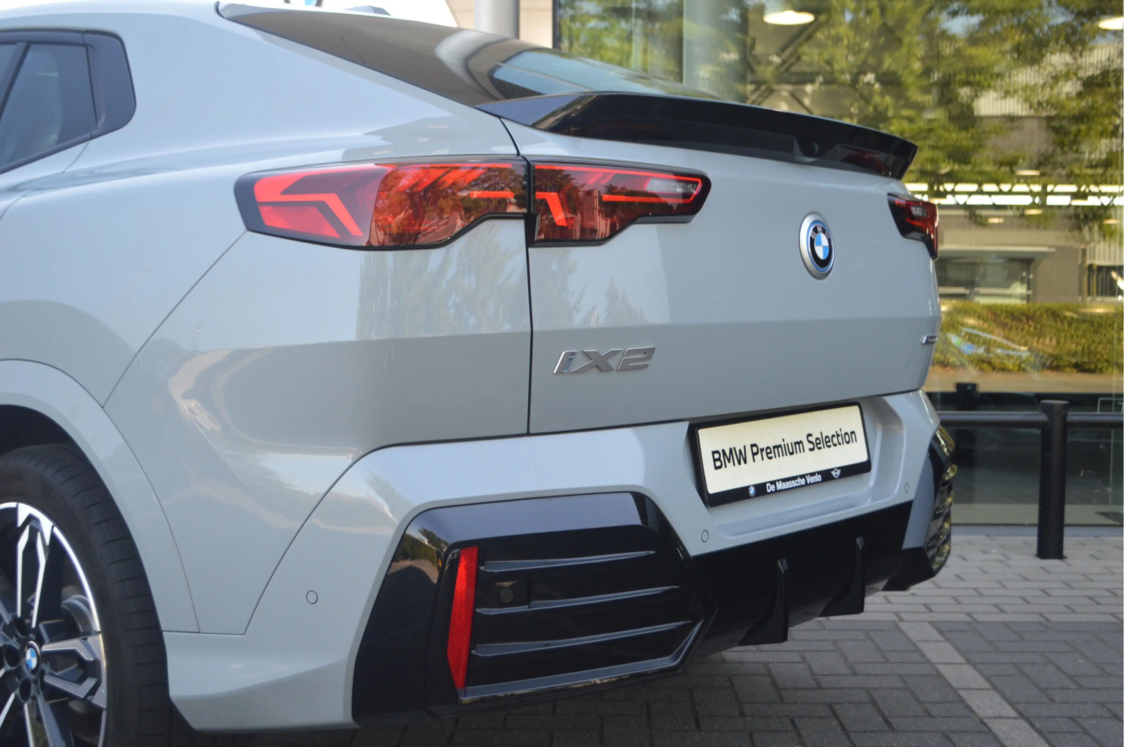 BMW iX2 eDrive20 M Sport / Panoramadak / Sportstoelen / Ad — photo 8