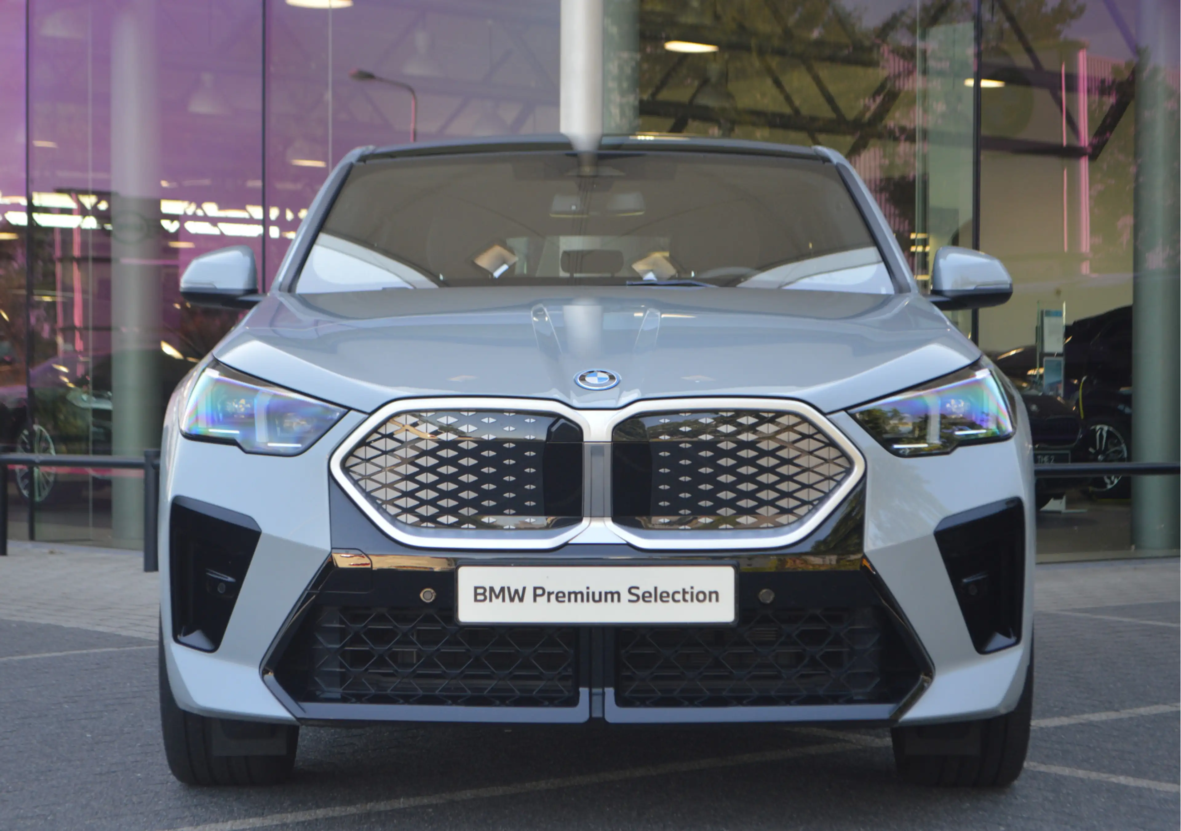 BMW iX2 eDrive20 M Sport / Panoramadak / Sportstoelen / Ad — photo 4