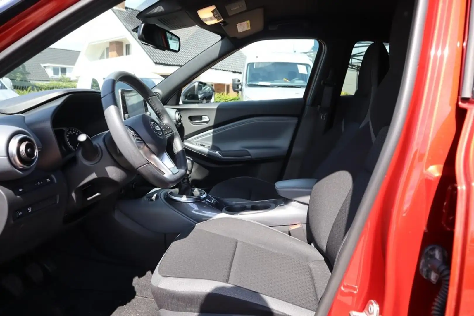 Nissan Juke 1.0 DIG-T N-Connecta | Navigatie | Parkeercamera | Rood - 2