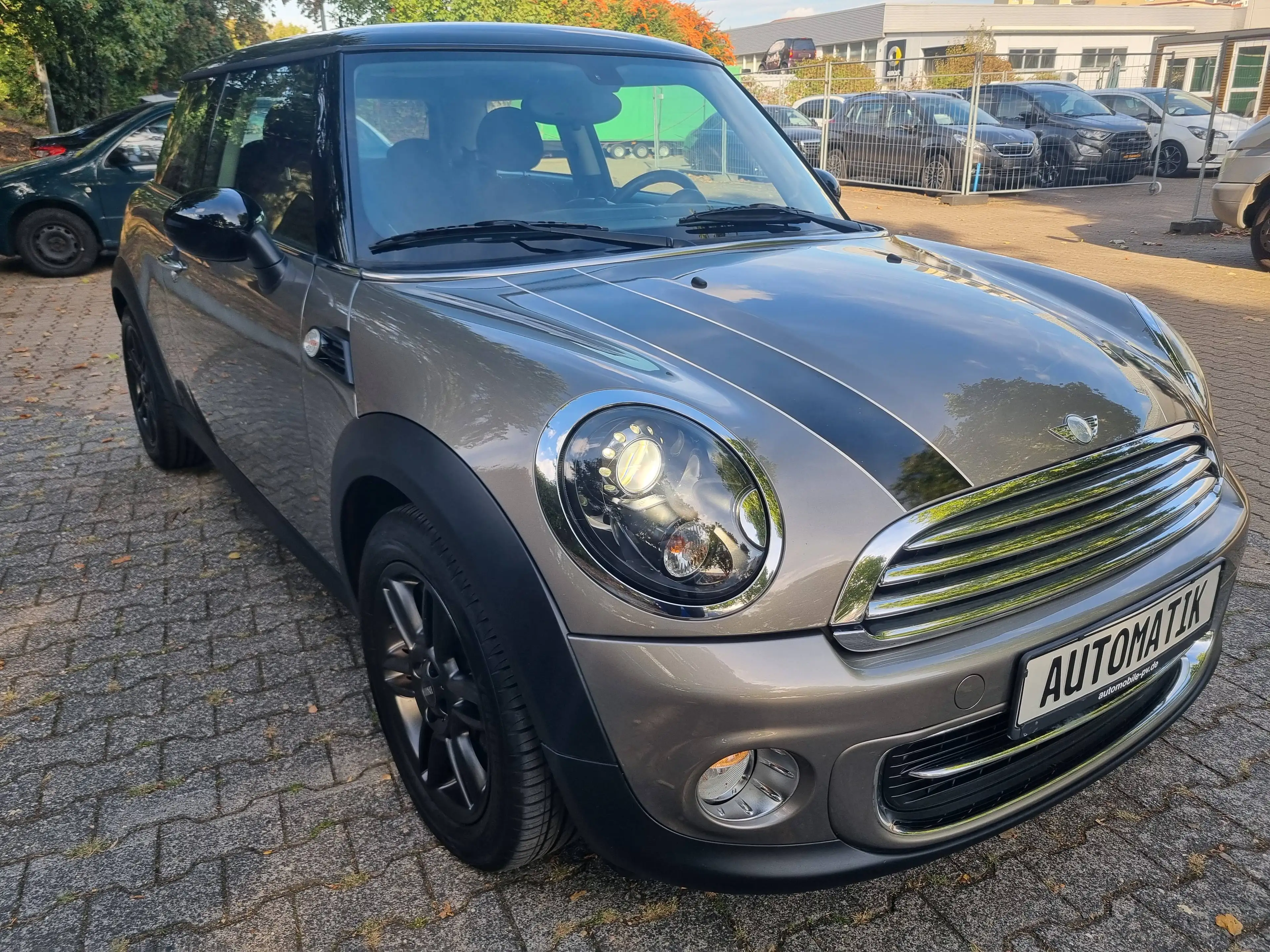 MINI One Cooper*Autom*Bi-Xen*Navi*Sitzh*PDC* — photo 2