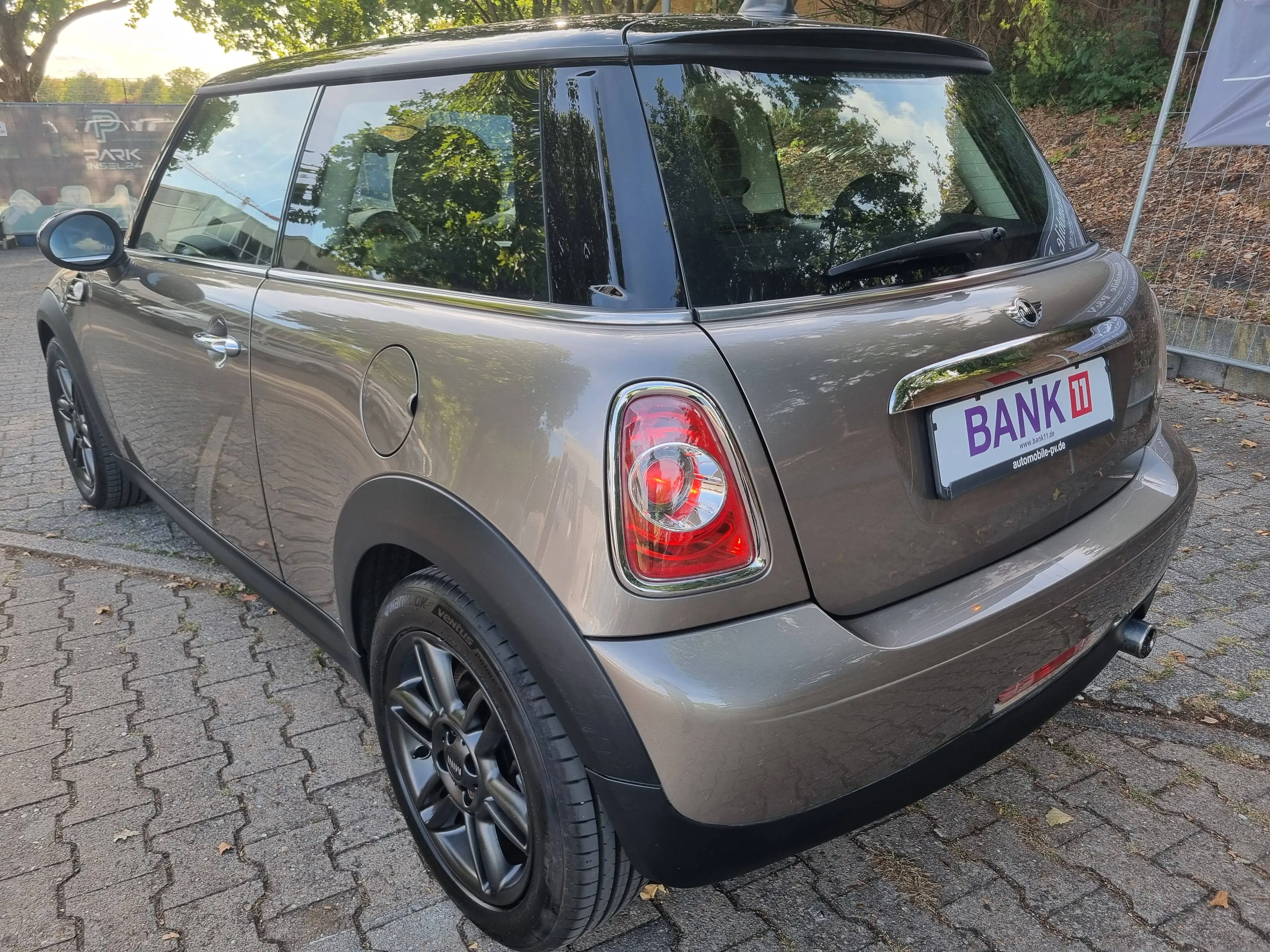 MINI One Cooper*Autom*Bi-Xen*Navi*Sitzh*PDC* — photo 4