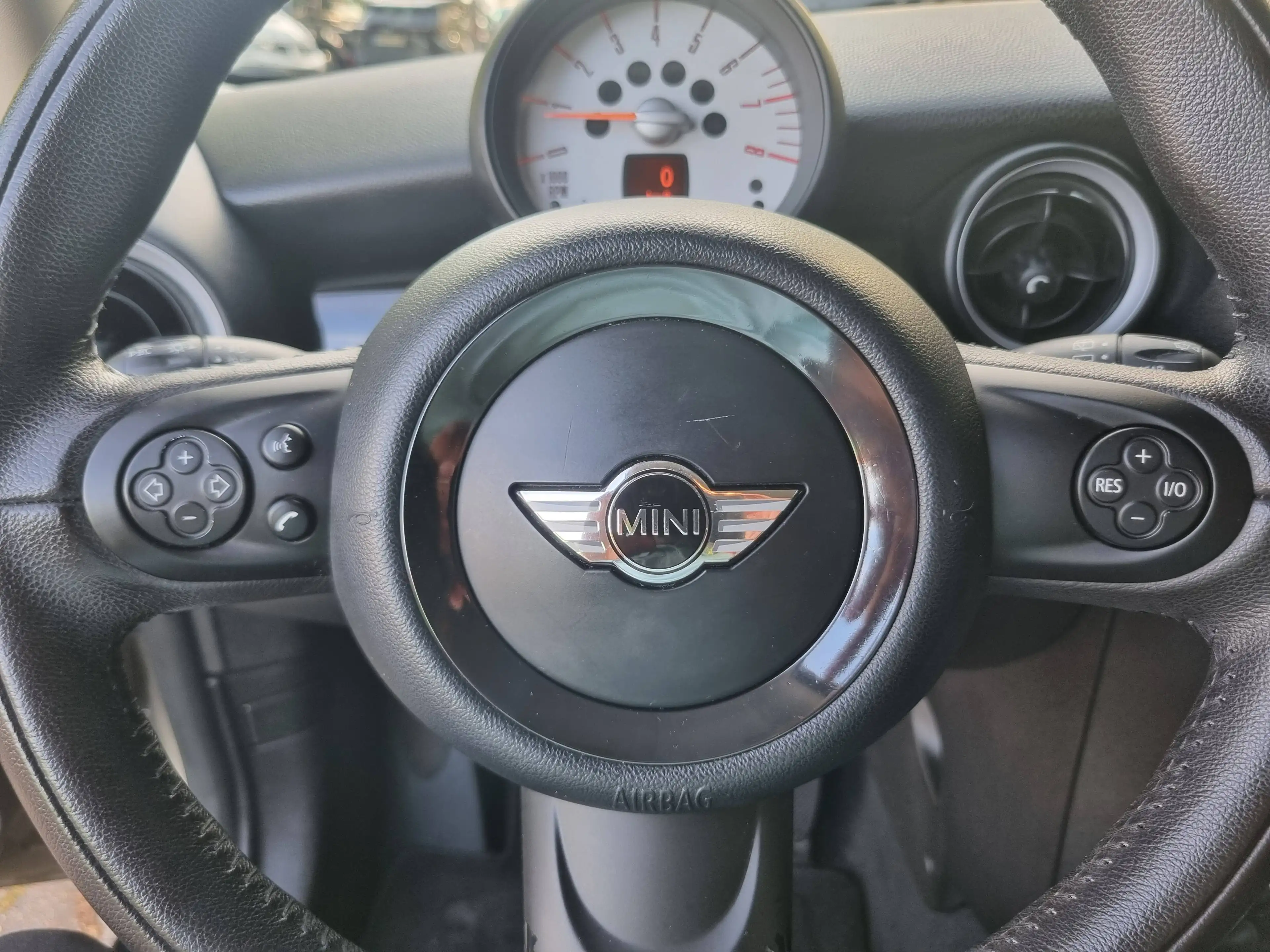 MINI One Cooper*Autom*Bi-Xen*Navi*Sitzh*PDC* — photo 15