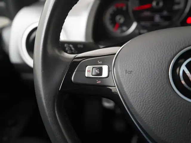 Volkswagen Up! view 7
