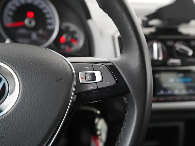 Volkswagen Up! view 9
