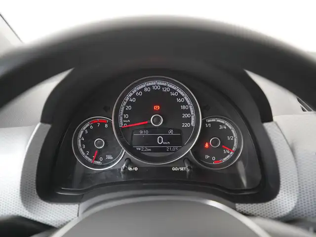 Volkswagen Up! view 8