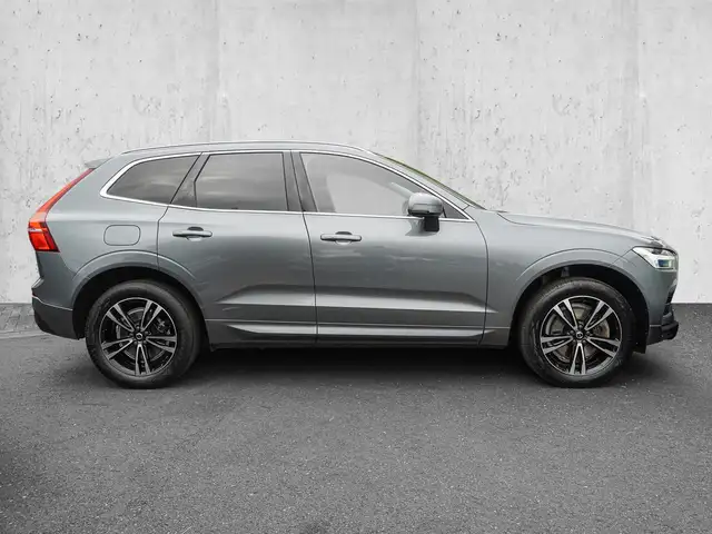 Volvo XC60 view 5
