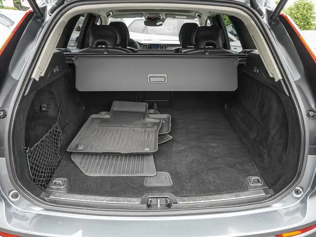 Volvo XC60 view 18