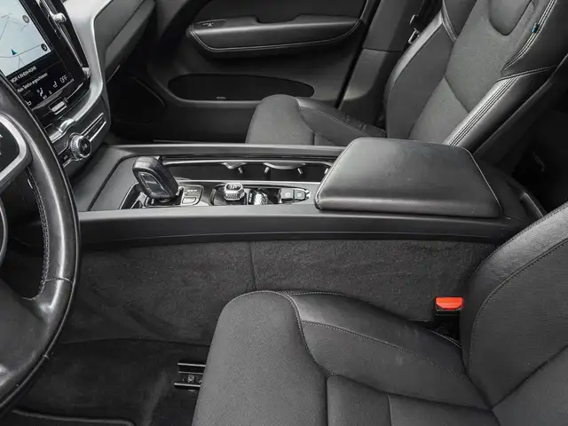 Volvo XC60 view 15
