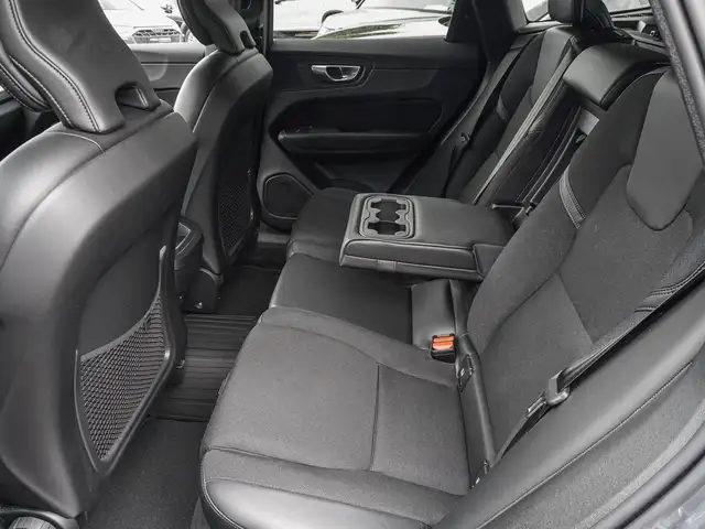Volvo XC60 view 17