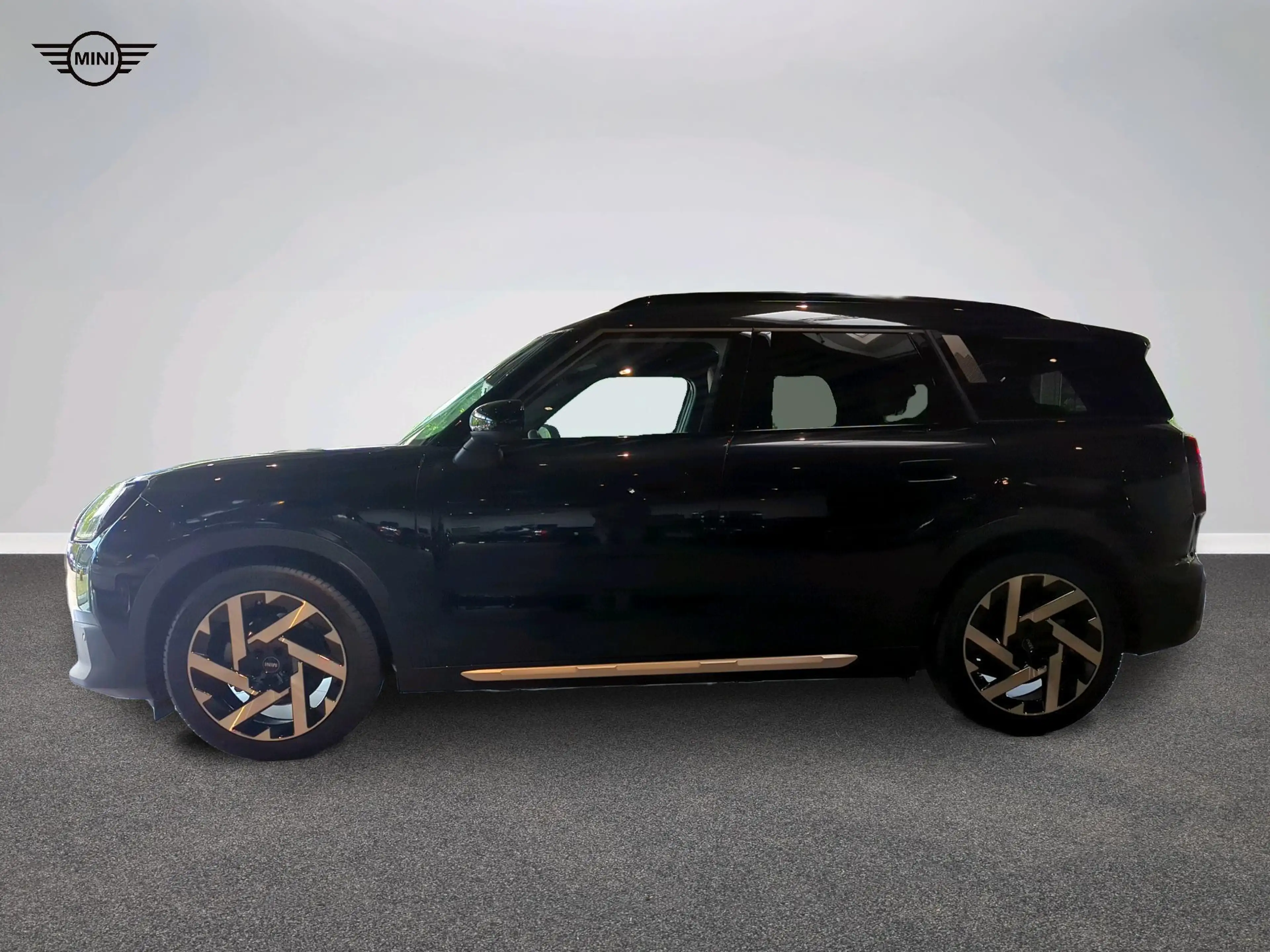 MINI Countryman E Favoured Trim — photo 3