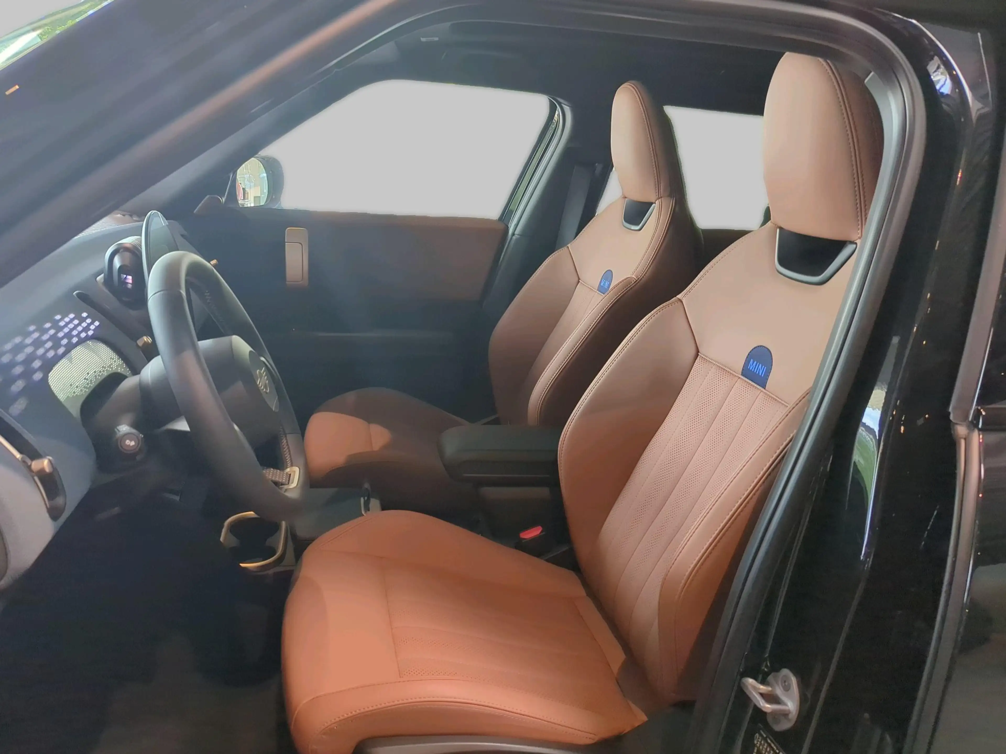 MINI Countryman E Favoured Trim — photo 17