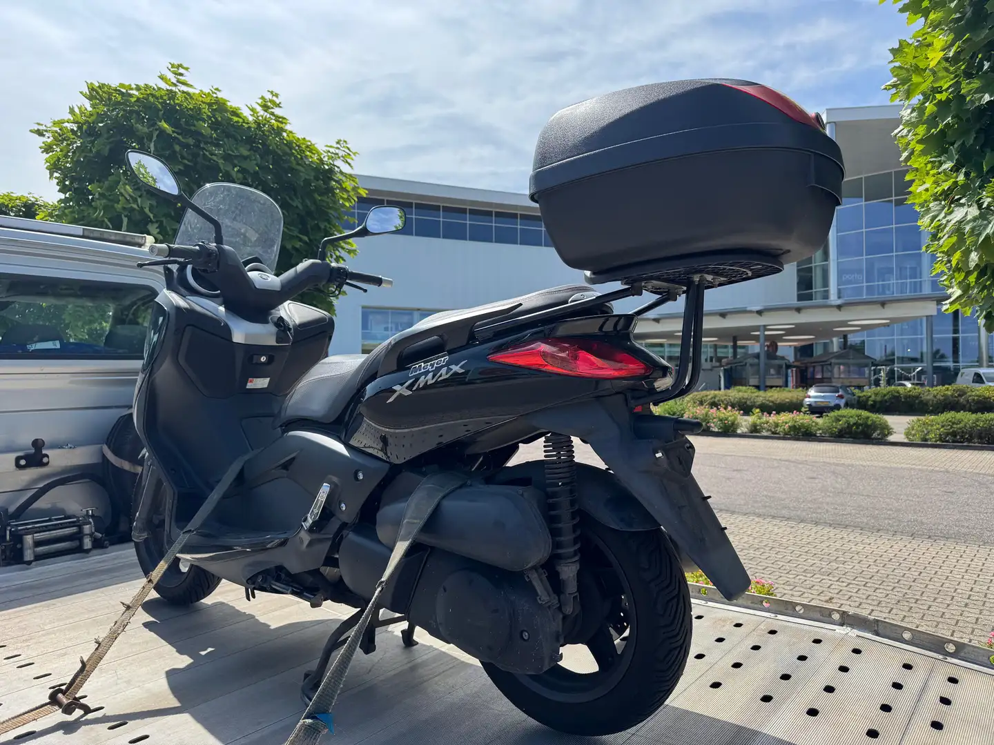 Yamaha X-Max 250 Schwarz - 1