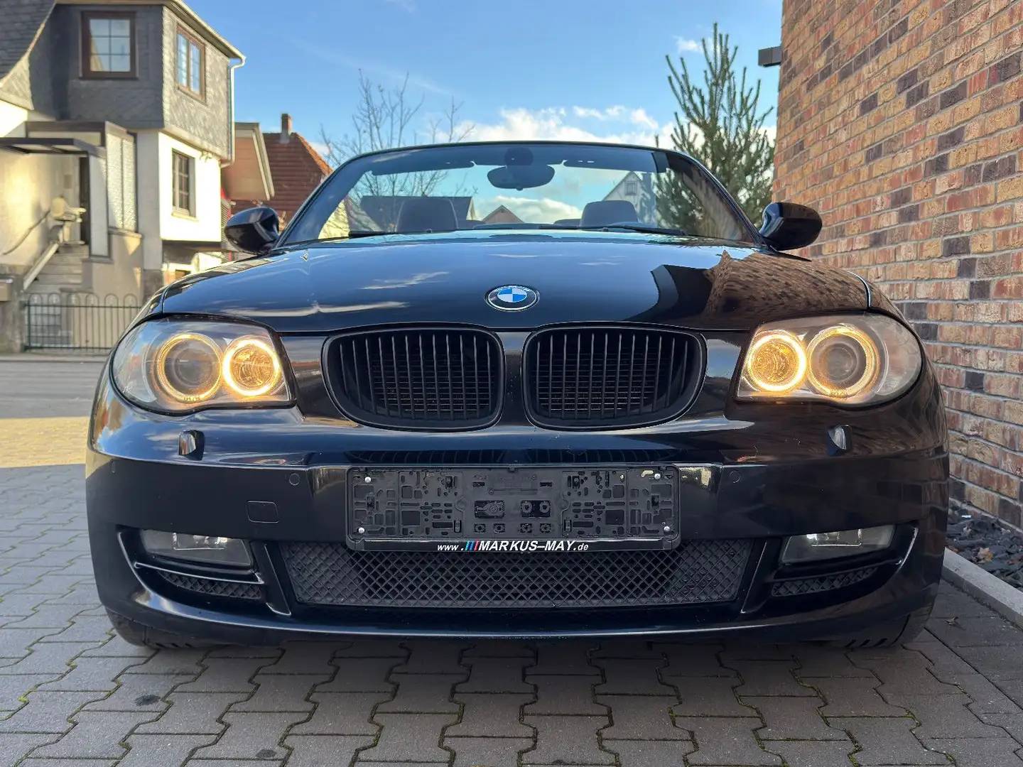 BMW 118 d Cabrio BiXenon Leder Sportsitze NaviProf Schwarz - 2