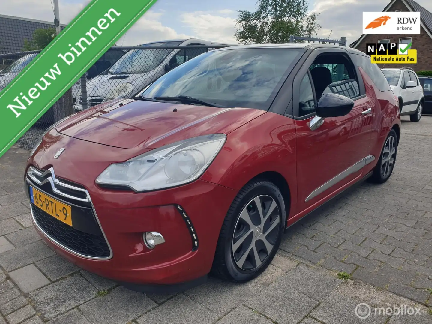 Citroen DS3 1.6 e-HDi So Chic Rouge - 1