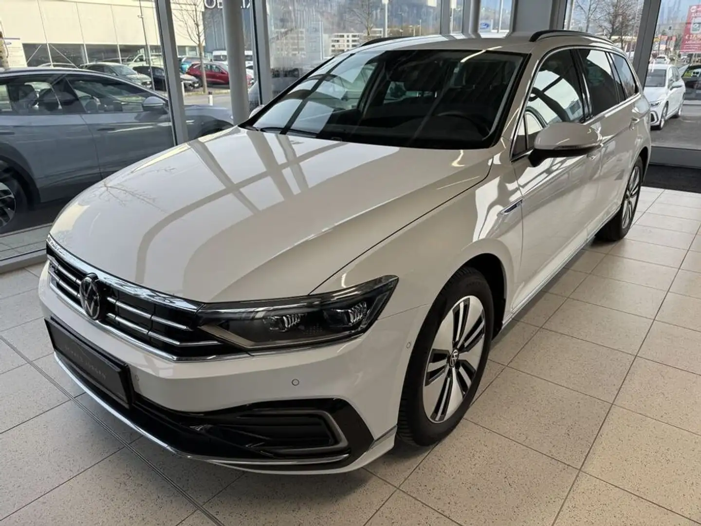 Volkswagen Passat Variant GTE Blanc - 1