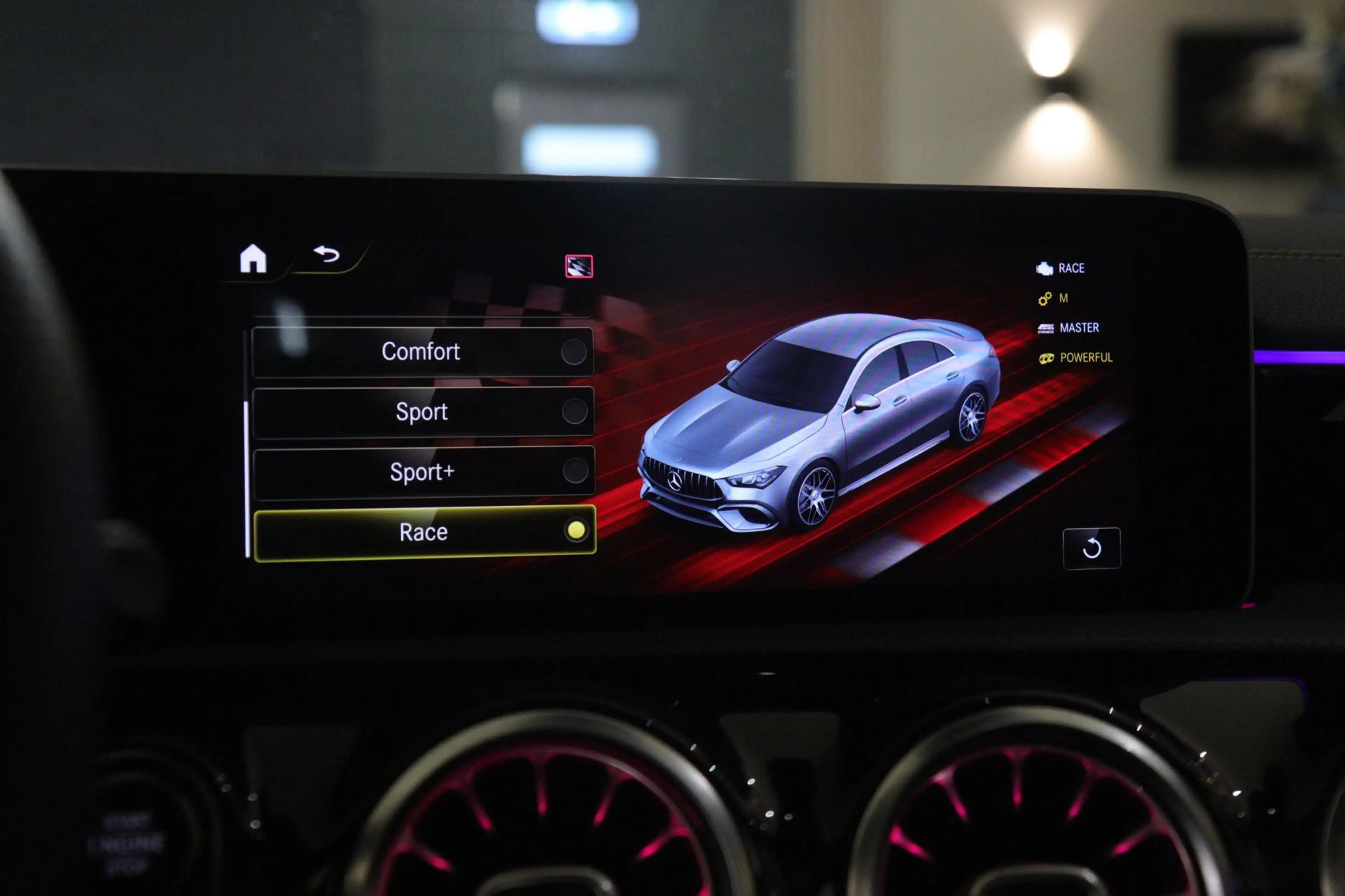 Mercedes-Benz CLA 45 AMG S 4MATIC+ Premium Plus PANO/CARPLAY/360CAM/BURM/ME — photo 32