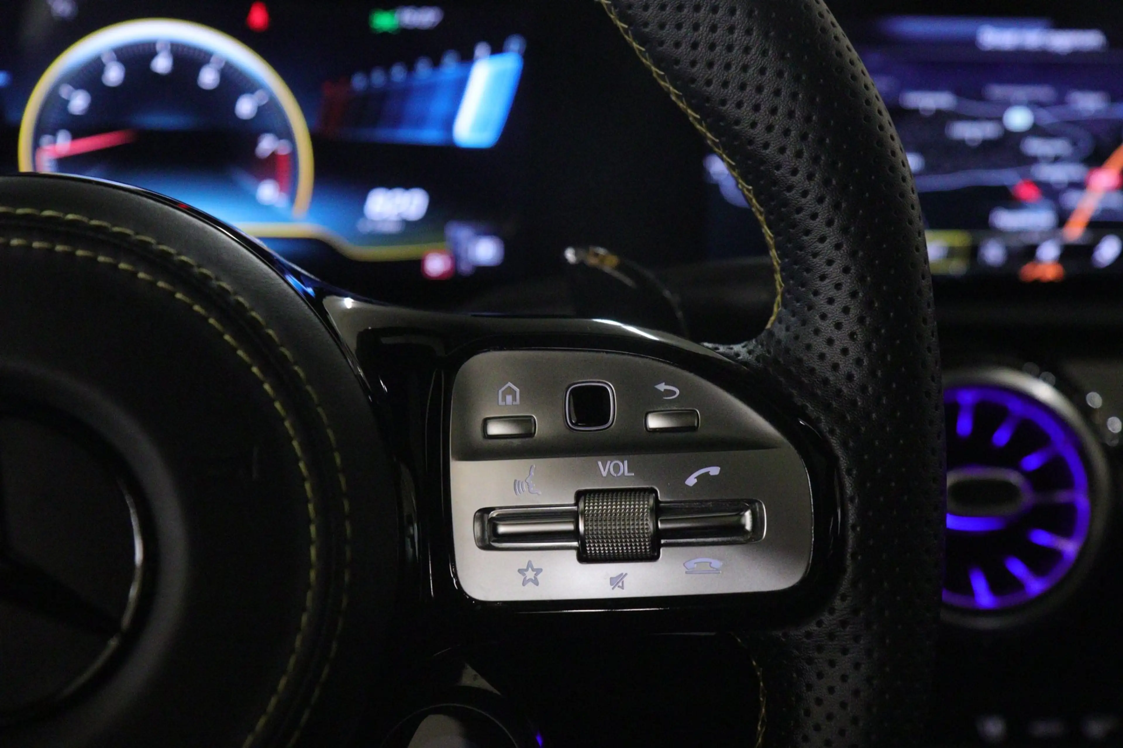 Mercedes-Benz CLA 45 AMG S 4MATIC+ Premium Plus PANO/CARPLAY/360CAM/BURM/ME — photo 19