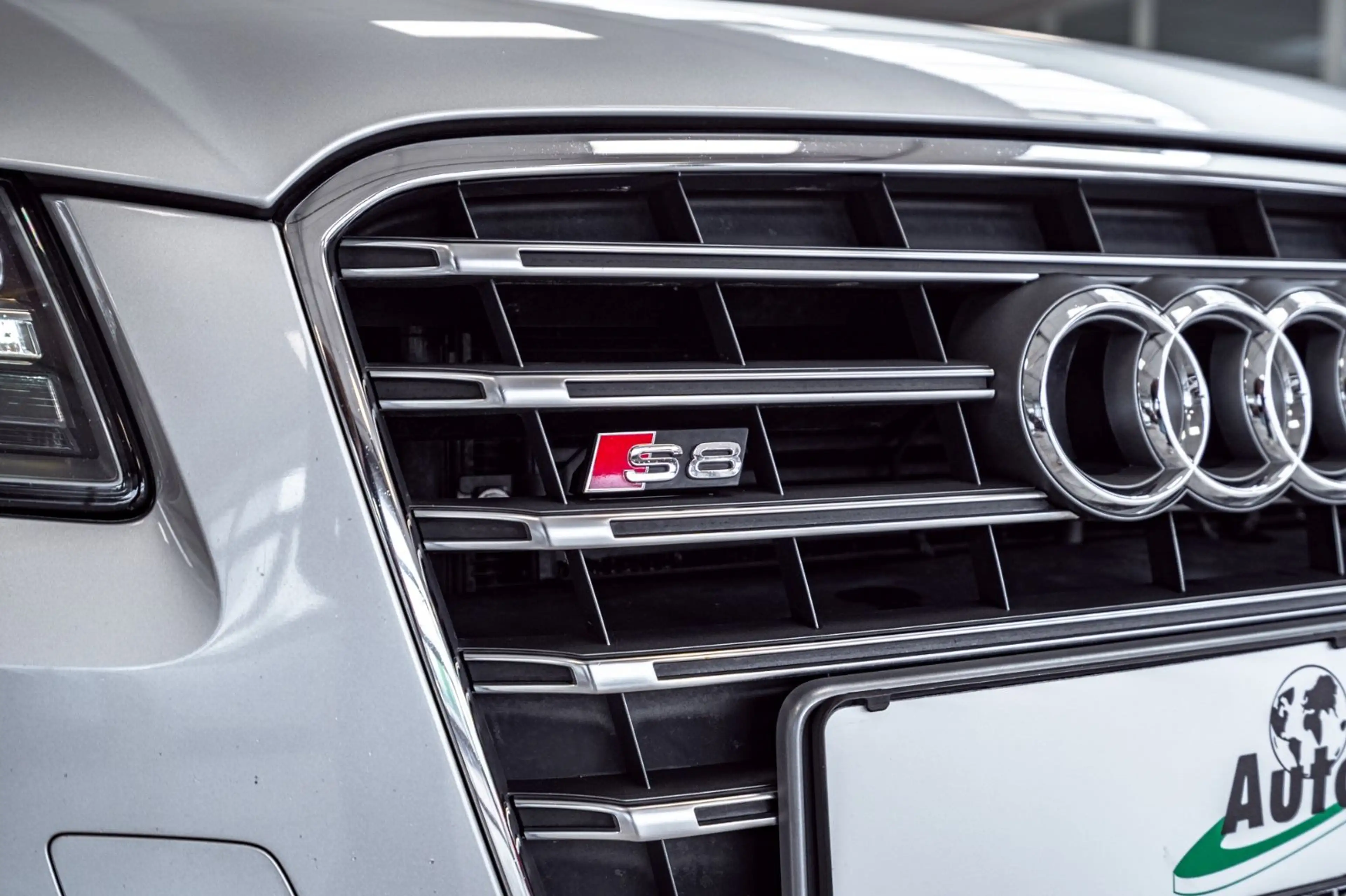 Audi S8 4.0 Quattro*Keramik*St.Heiz*S.Dach*Massage* — photo 9