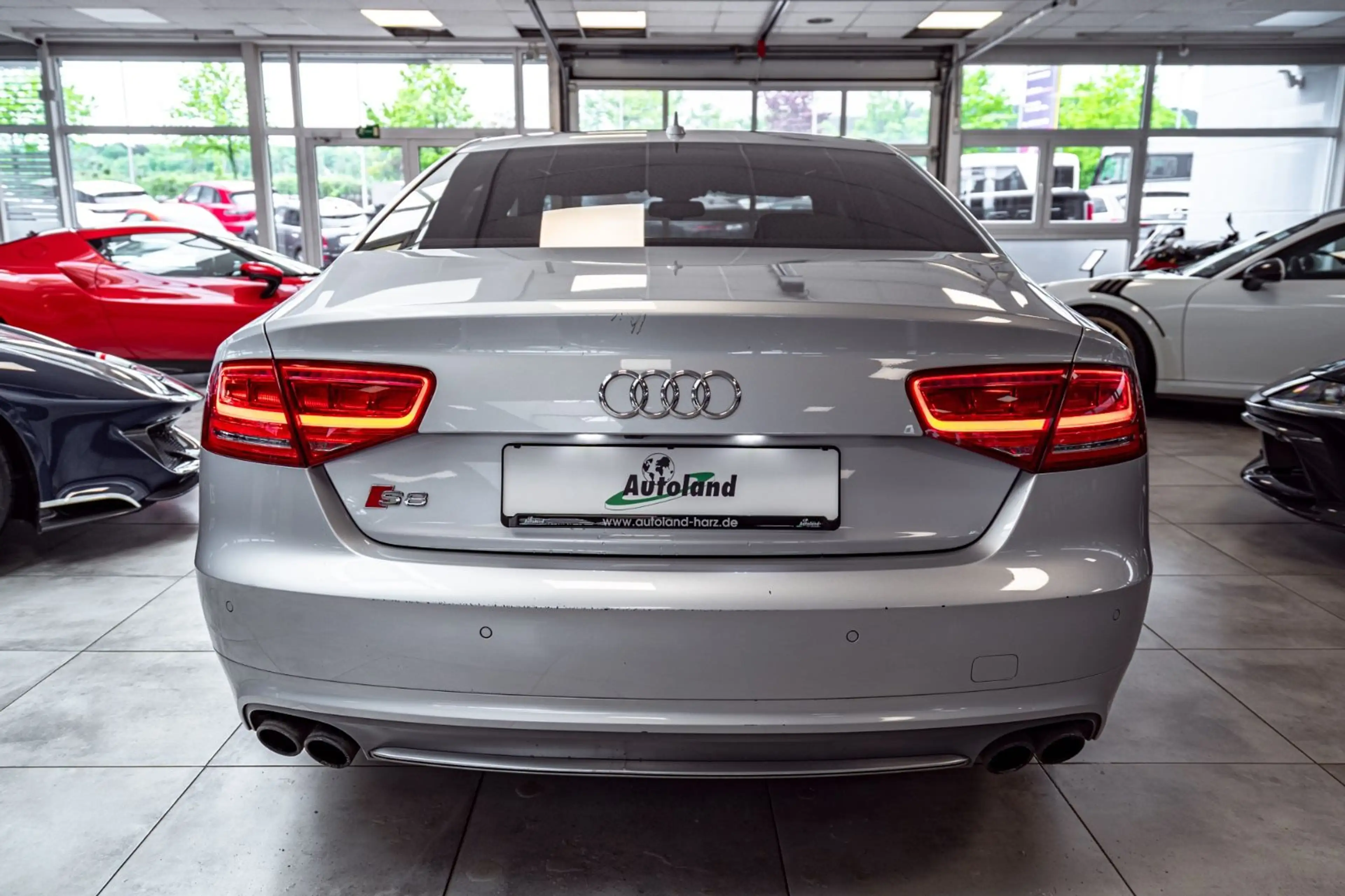 Audi S8 4.0 Quattro*Keramik*St.Heiz*S.Dach*Massage* — photo 6