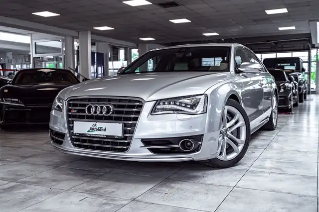 Audi S8 4.0 Quattro*Keramik*St.Heiz*S.Dach*Massage*