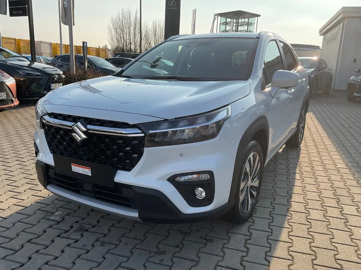 Suzuki S-Cross 1.5 Comfort+ ALLGRIP Mild Hybrid Pano Weiß - 1