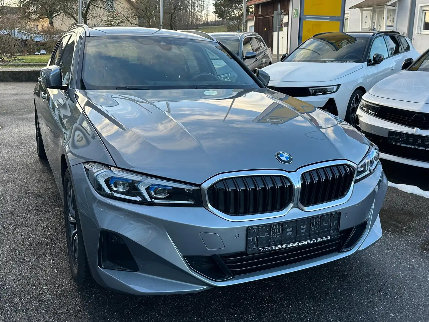 BMW 320 320 i Steptronic  Innovations-Paket Comfort-Paket Grau - 2