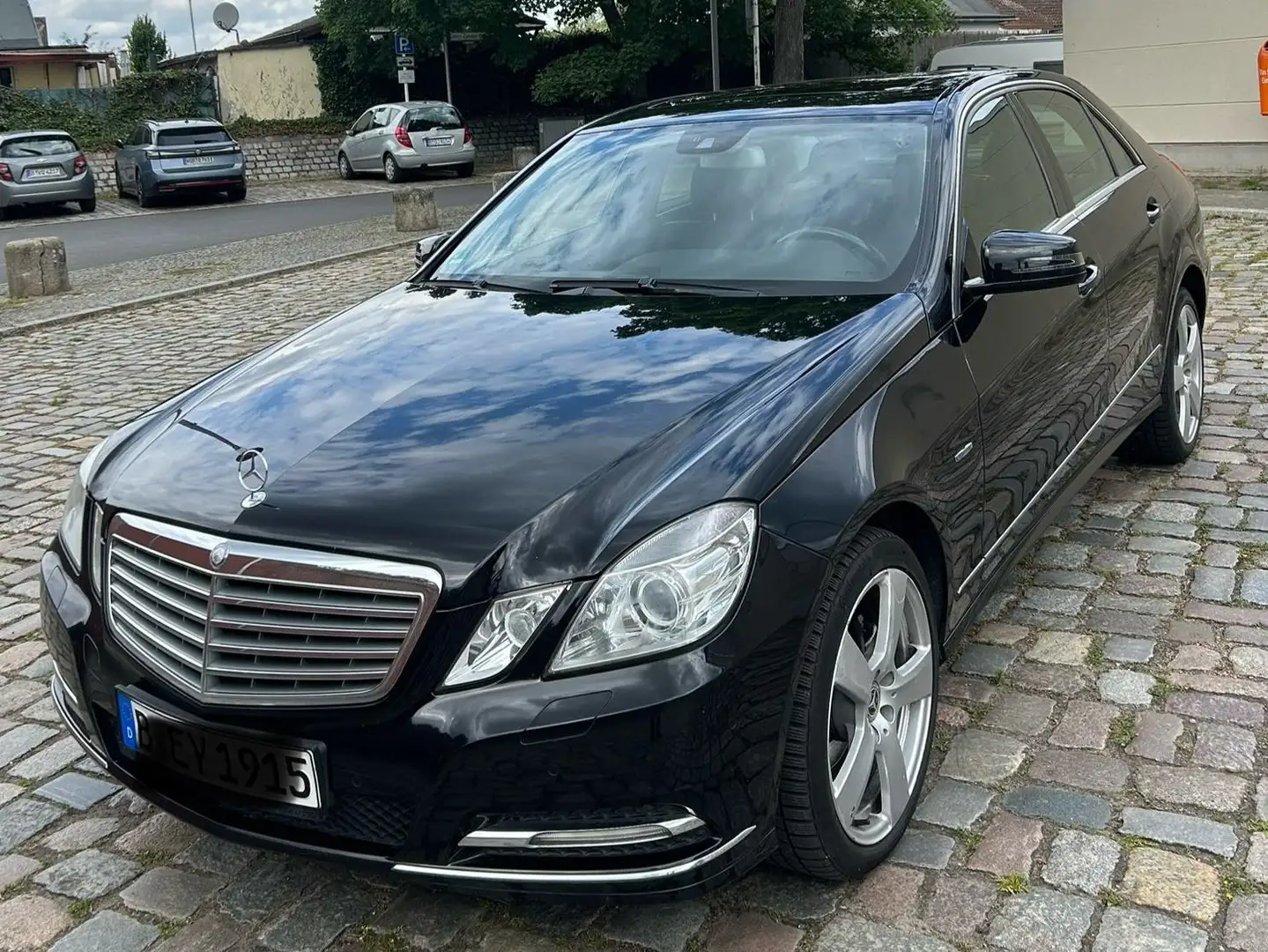 Mercedes-Benz 220 Schwarz - 2