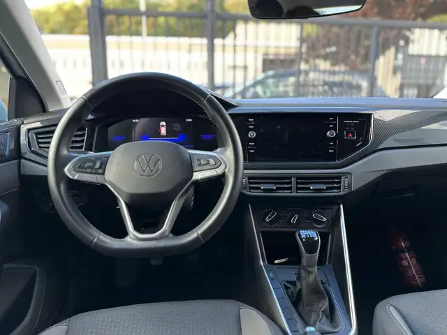 Volkswagen Polo view 8