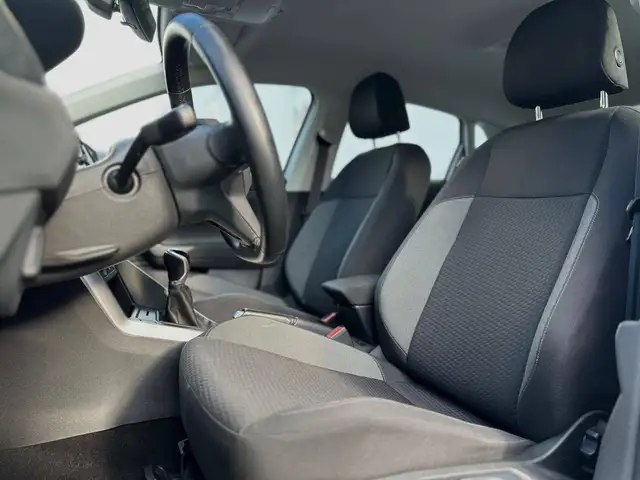 Volkswagen Polo view 6