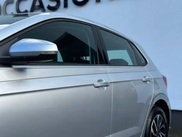 Volkswagen Polo view 4