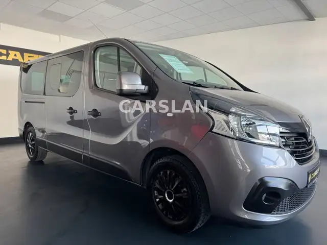 Renault Trafic view 5