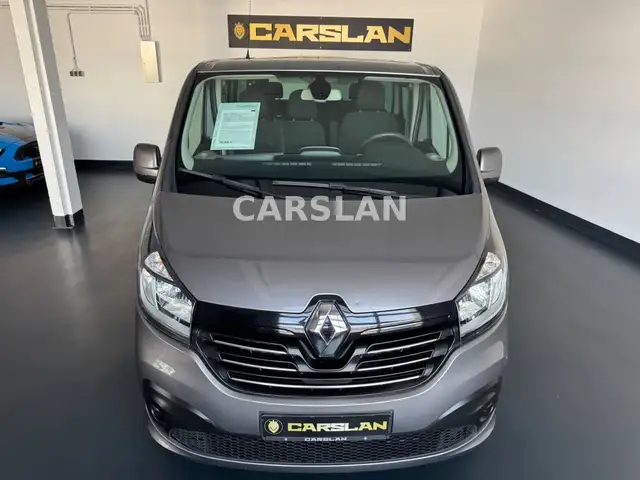 Renault Trafic view 6