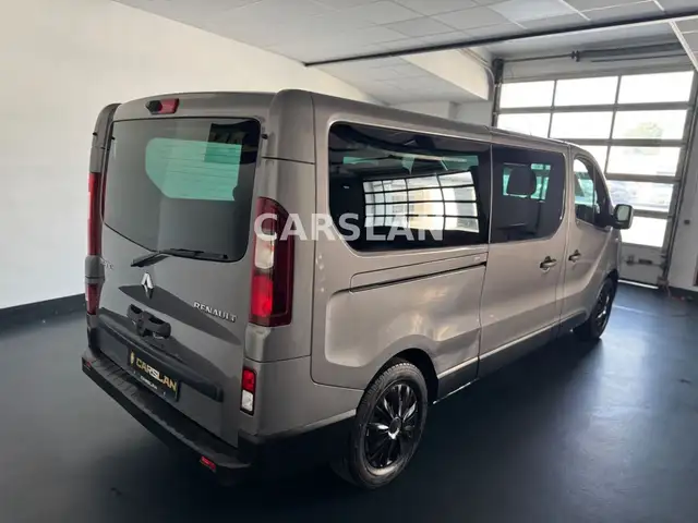 Renault Trafic view 12