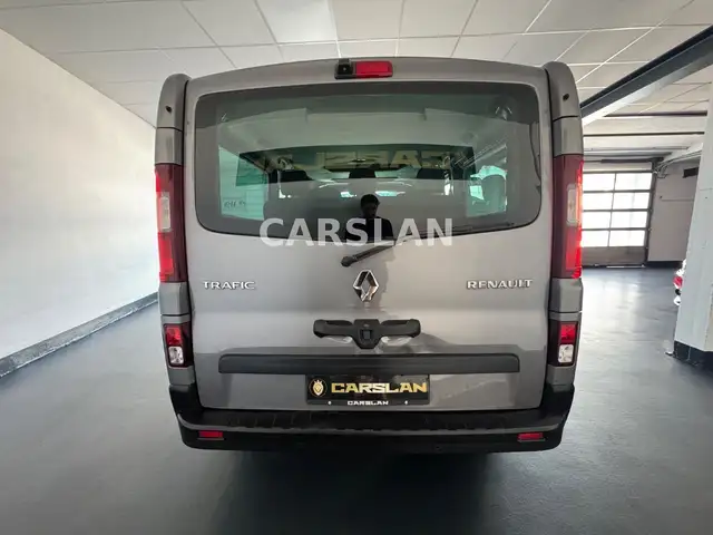 Renault Trafic view 11