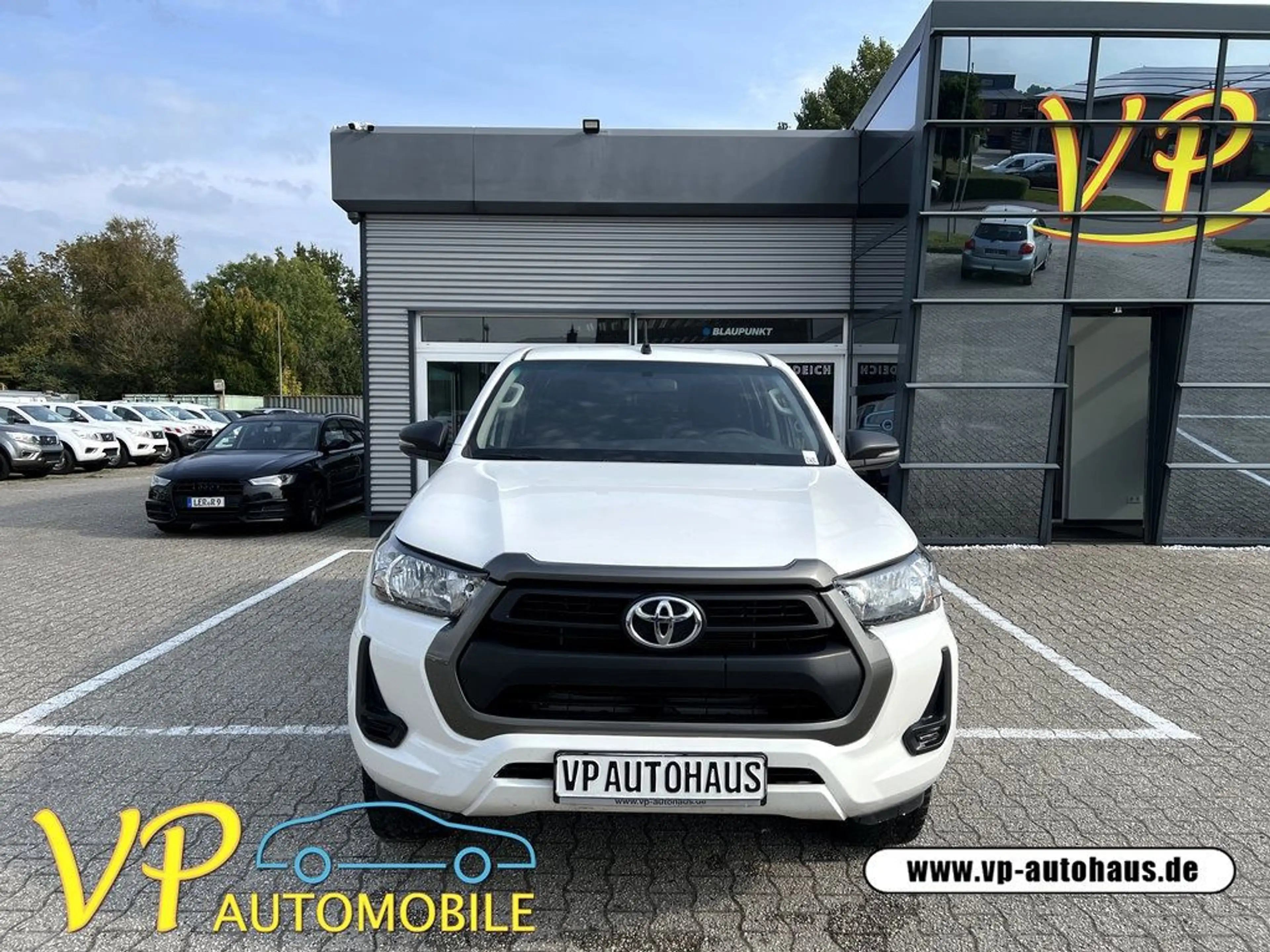 Toyota Hilux Double Cab Duty 4x4 AHK Hardtop — photo 2