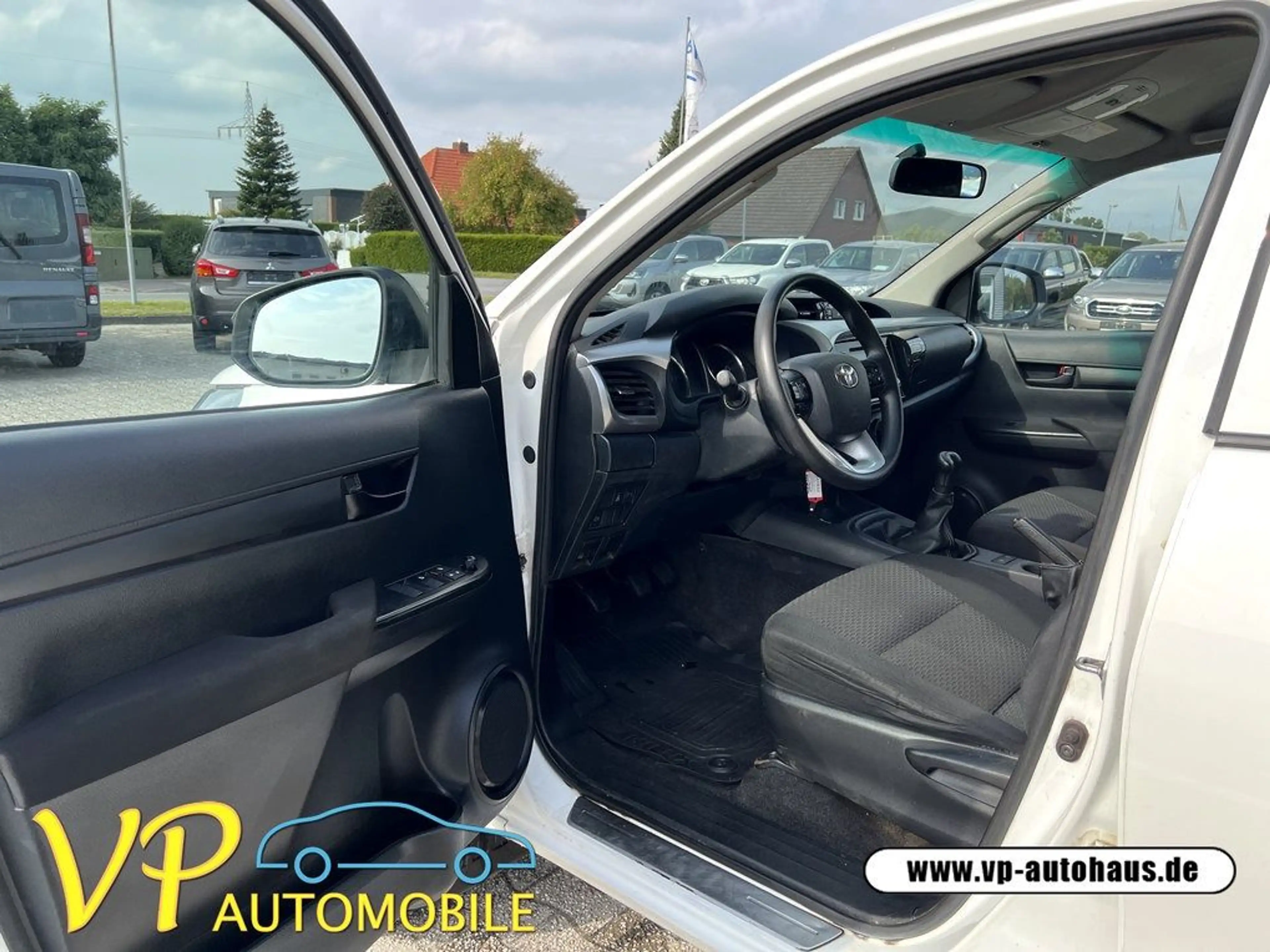 Toyota Hilux Double Cab Duty 4x4 AHK Hardtop — photo 12
